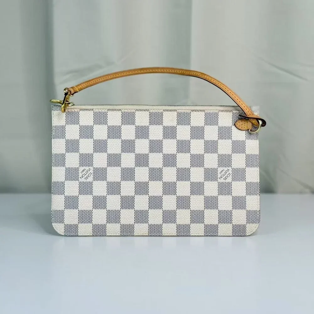 Louis Vuitton Clutch Damier Azur